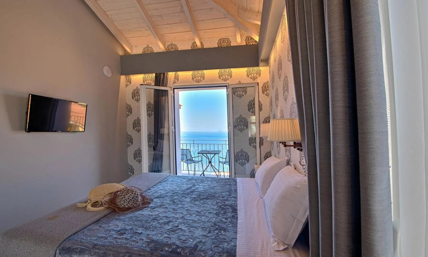 Petani Bay Hotel - Adults Only Vovikes
