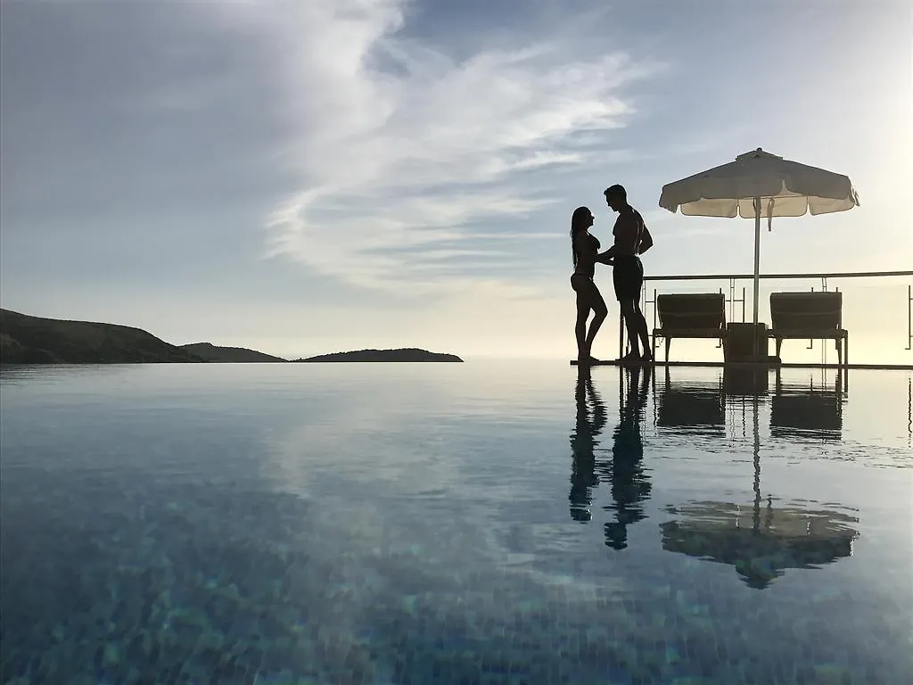 Petani Bay Hotel - Adults Only Vovikes